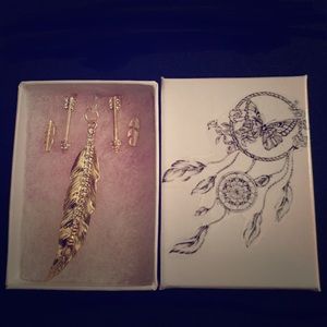 Feather necklace & arrow earrings ✨